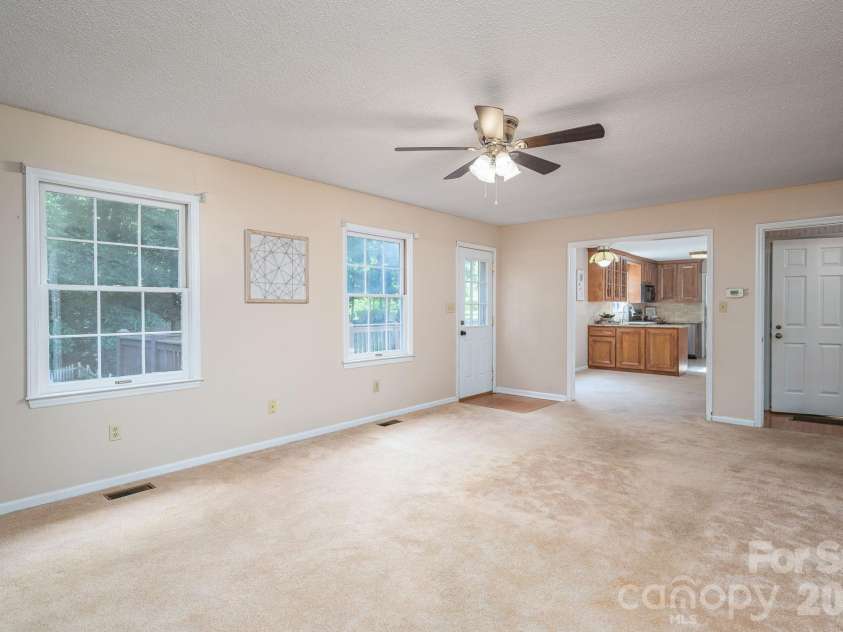 2302 Lowell Bethesda Road, Gastonia, NC 28056.  MLS# CAR4390007, YatesRealty ID 28594. 