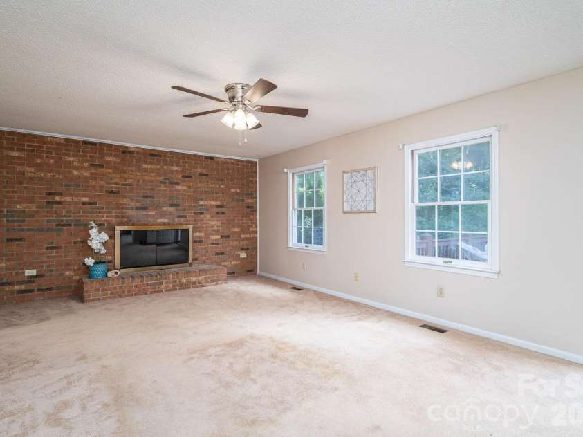 2302 Lowell Bethesda Road, Gastonia, NC 28056.  MLS# CAR4390007, YatesRealty ID 28594. 