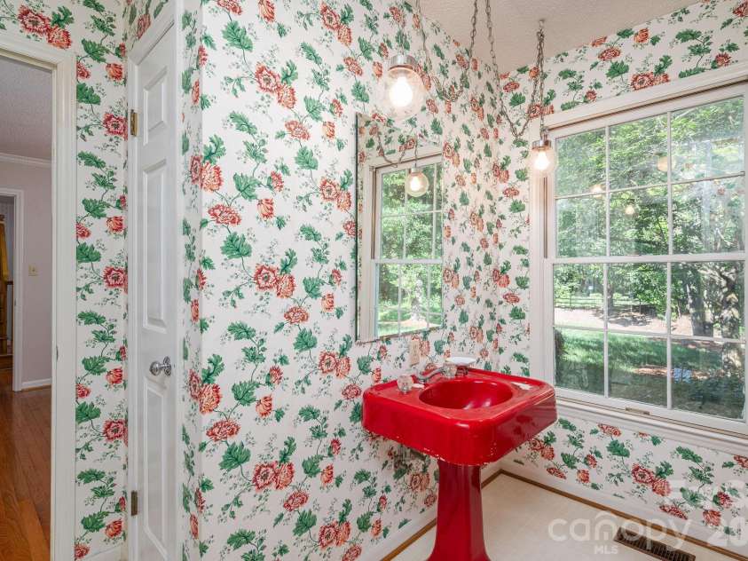 2302 Lowell Bethesda Road, Gastonia, NC 28056.  MLS# CAR4390007, YatesRealty ID 28594. 
