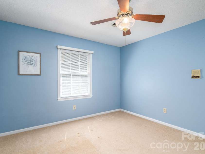 2302 Lowell Bethesda Road, Gastonia, NC 28056.  MLS# CAR4390007, YatesRealty ID 28594. 