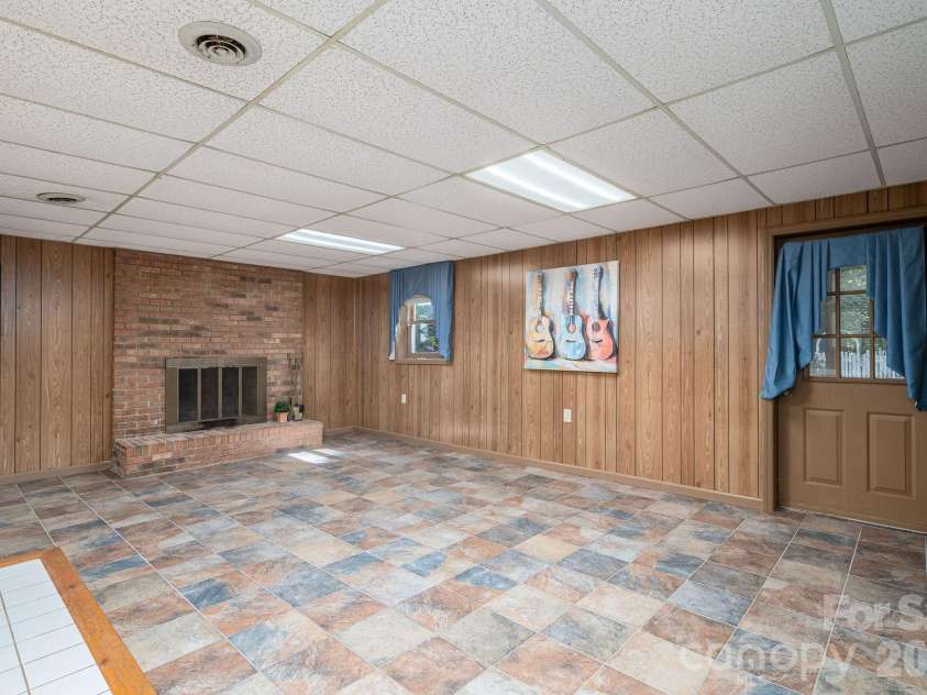 2302 Lowell Bethesda Road, Gastonia, NC 28056.  MLS# CAR4390007, YatesRealty ID 28594. 