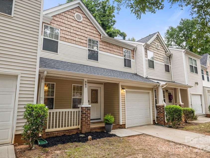 363 Doughton Lane, Charlotte, NC 28217.  MLS# CAR4280085, YatesRealty ID 28595. 