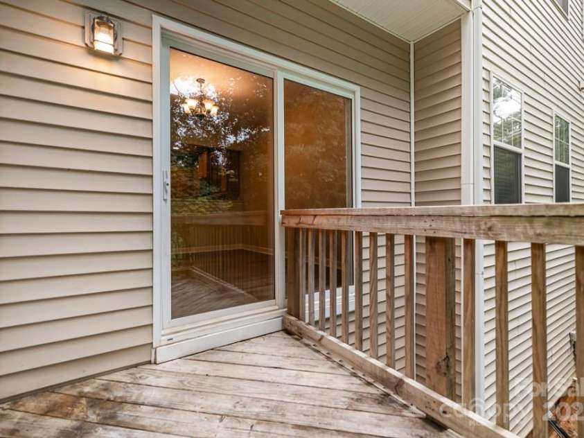 363 Doughton Lane, Charlotte, NC 28217.  MLS# CAR4280085, YatesRealty ID 28595. 