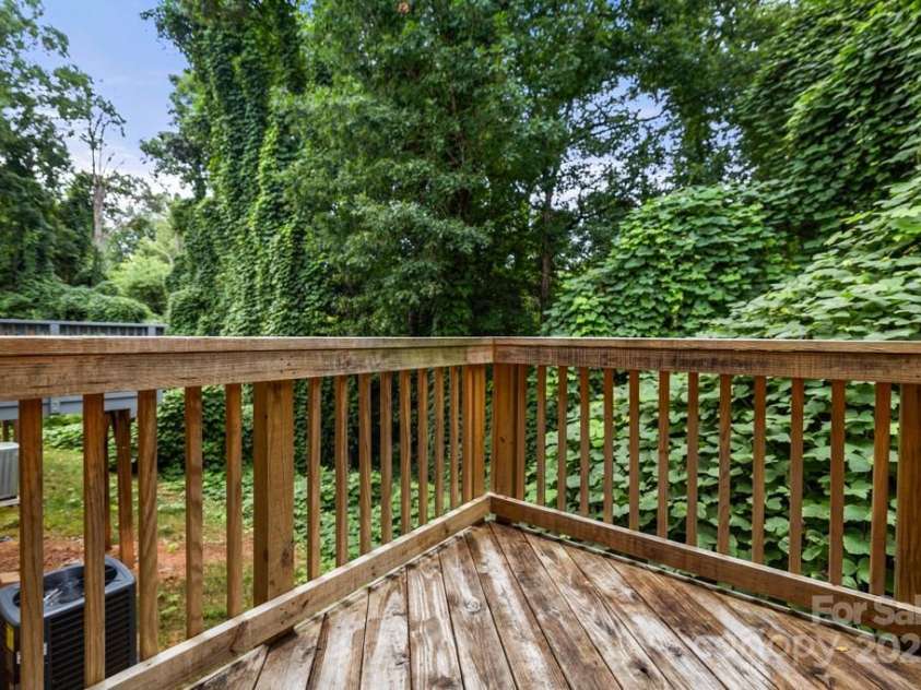 363 Doughton Lane, Charlotte, NC 28217.  MLS# CAR4280085, YatesRealty ID 28595. 