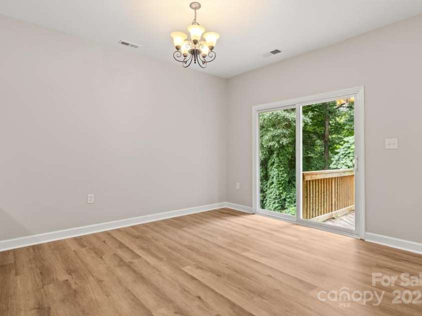 363 Doughton Lane, Charlotte, NC 28217.  MLS# CAR4280085, YatesRealty ID 28595. 
