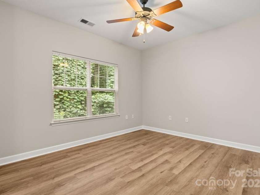 363 Doughton Lane, Charlotte, NC 28217.  MLS# CAR4280085, YatesRealty ID 28595. 