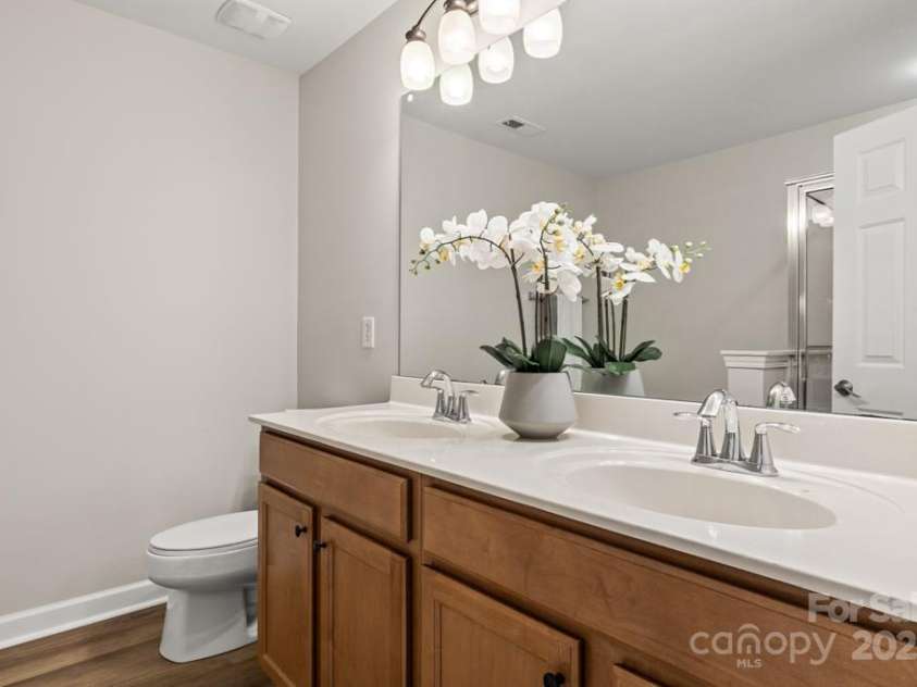 363 Doughton Lane, Charlotte, NC 28217.  MLS# CAR4280085, YatesRealty ID 28595. 