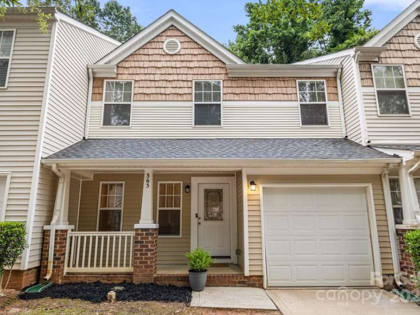 363 Doughton Lane, Charlotte, NC 28217.  MLS# CAR4280085, YatesRealty ID 28595. 