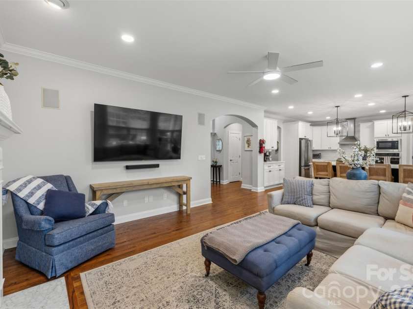 8023 Pendley Lane, Huntersville, NC 28078.  MLS# CAR4385393, YatesRealty ID 28595. 