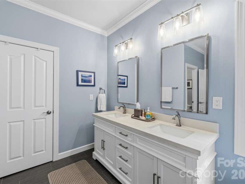 8023 Pendley Lane, Huntersville, NC 28078.  MLS# CAR4385393, YatesRealty ID 28595. 