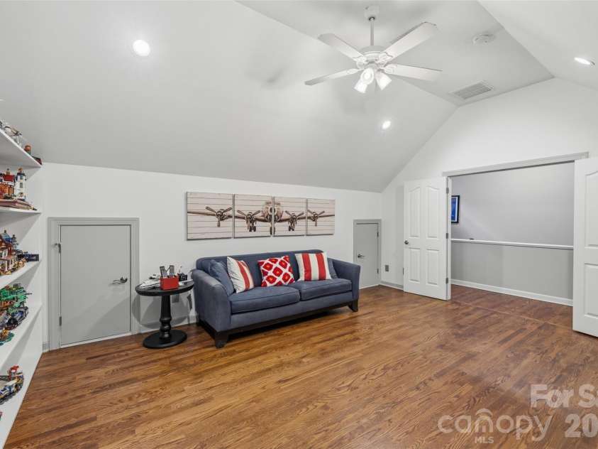 8023 Pendley Lane, Huntersville, NC 28078.  MLS# CAR4385393, YatesRealty ID 28595. 