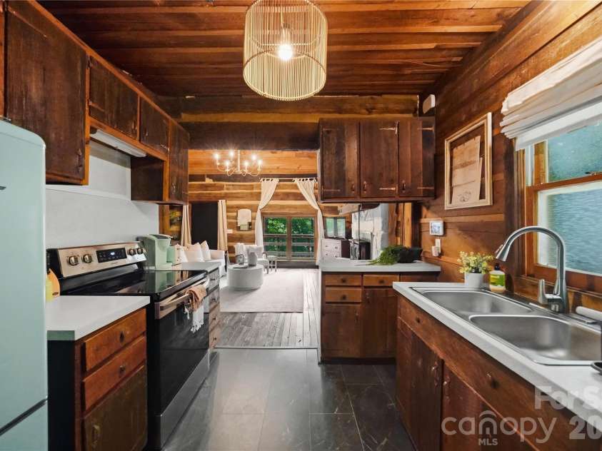 300 Clark Cove Road, Statesville, NC 28677.  MLS# CAR4384185, YatesRealty ID 28596. 