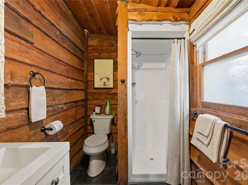 300 Clark Cove Road, Statesville, NC 28677.  MLS# CAR4384185, YatesRealty ID 28596. 