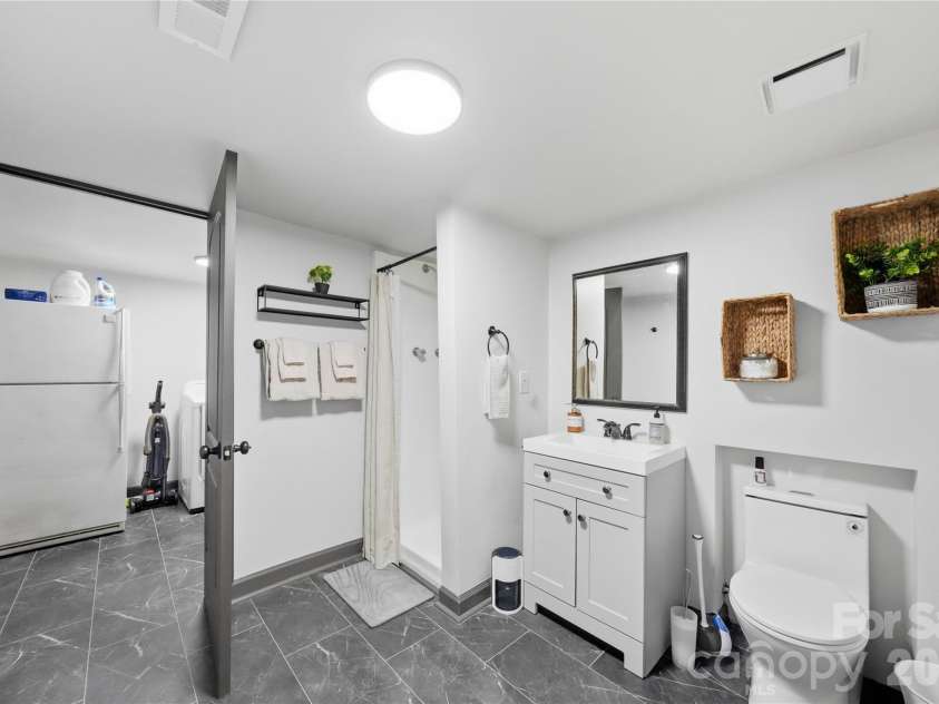 300 Clark Cove Road, Statesville, NC 28677.  MLS# CAR4384185, YatesRealty ID 28596. 