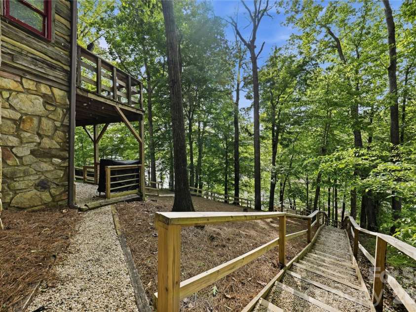 300 Clark Cove Road, Statesville, NC 28677.  MLS# CAR4384185, YatesRealty ID 28596. 