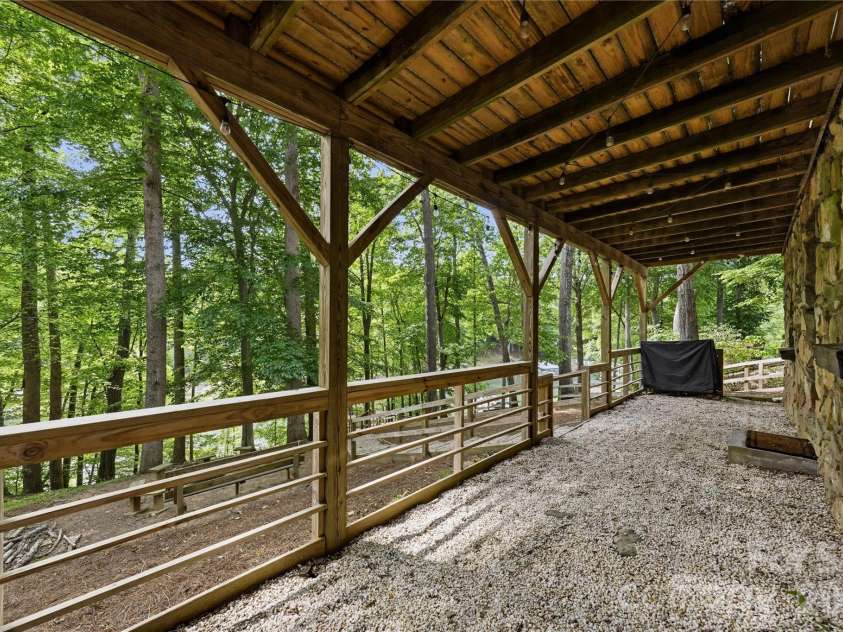 300 Clark Cove Road, Statesville, NC 28677.  MLS# CAR4384185, YatesRealty ID 28596. 