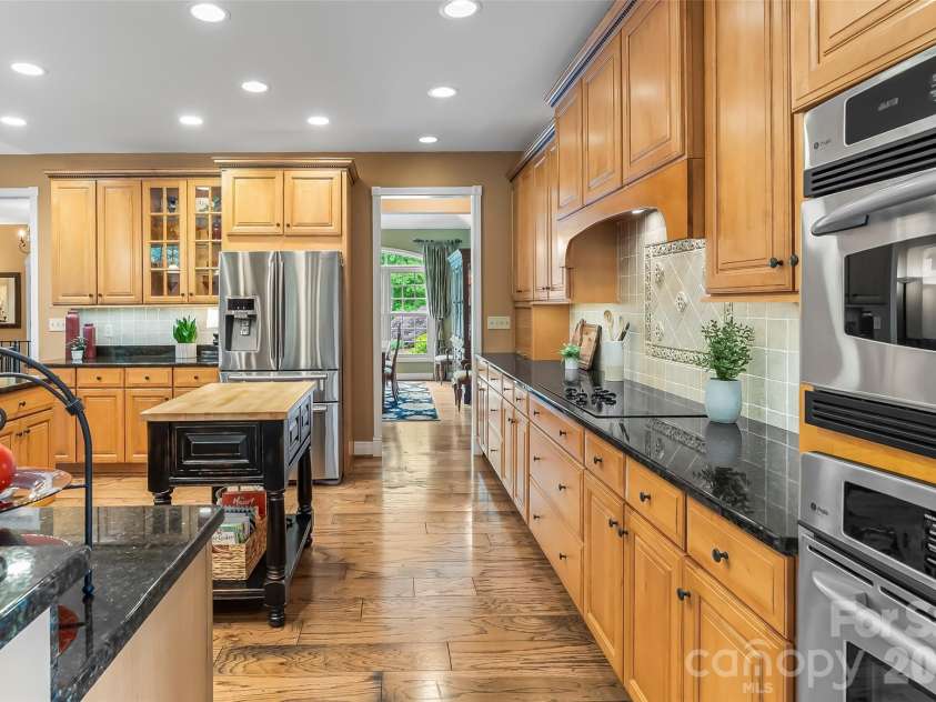 483 Cross Creek Drive, Marion, NC 28752.  MLS# CAR4384240, YatesRealty ID 28597. 