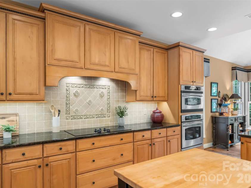 483 Cross Creek Drive, Marion, NC 28752.  MLS# CAR4384240, YatesRealty ID 28597. 