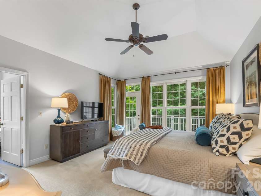 483 Cross Creek Drive, Marion, NC 28752.  MLS# CAR4384240, YatesRealty ID 28597. 