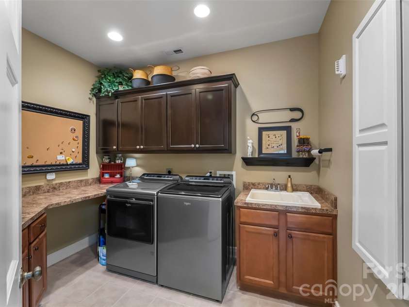 483 Cross Creek Drive, Marion, NC 28752.  MLS# CAR4384240, YatesRealty ID 28597. 