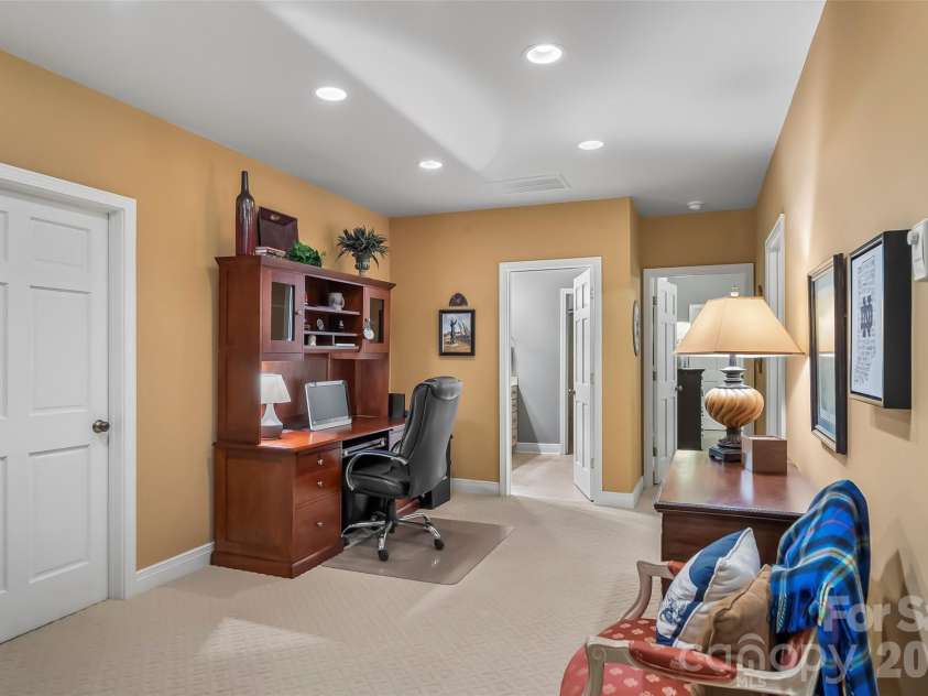 483 Cross Creek Drive, Marion, NC 28752.  MLS# CAR4384240, YatesRealty ID 28597. 