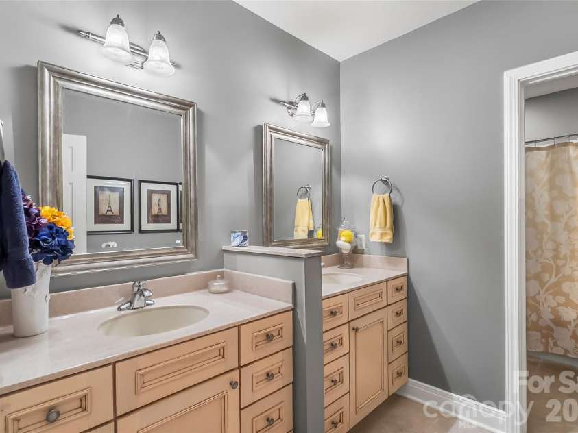 483 Cross Creek Drive, Marion, NC 28752.  MLS# CAR4384240, YatesRealty ID 28597. 