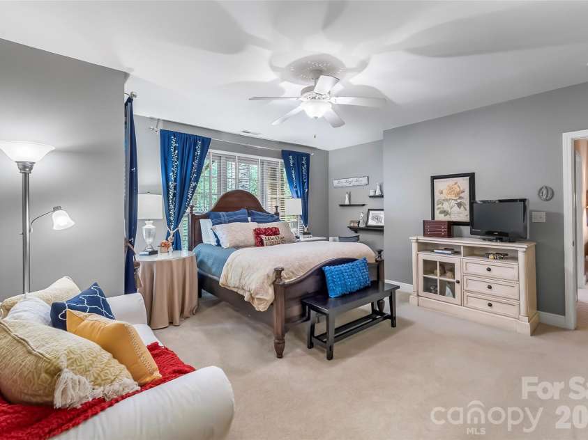 483 Cross Creek Drive, Marion, NC 28752.  MLS# CAR4384240, YatesRealty ID 28597. 