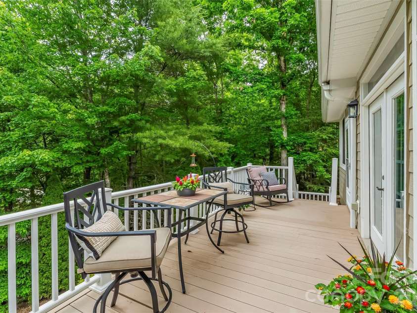 483 Cross Creek Drive, Marion, NC 28752.  MLS# CAR4384240, YatesRealty ID 28597. 