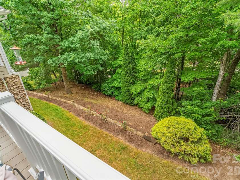 483 Cross Creek Drive, Marion, NC 28752.  MLS# CAR4384240, YatesRealty ID 28597. 
