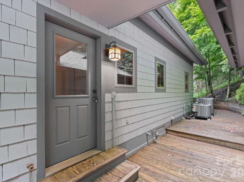 373 The Settlement Road, Boone, NC 28607.  MLS# CAR4383795, YatesRealty ID 28598. 