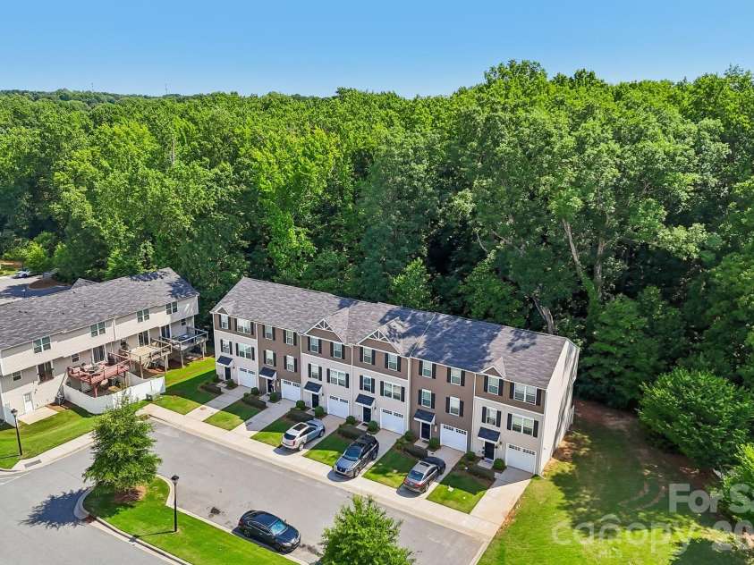 5024 Winding Jordan Lane, Charlotte, NC 28269.  MLS# CAR4385266, YatesRealty ID 28599. 