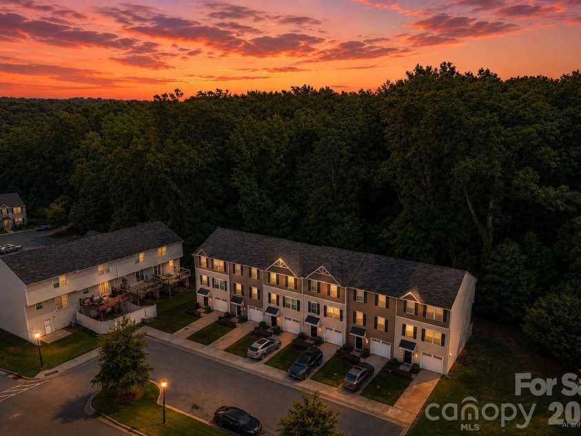 5024 Winding Jordan Lane, Charlotte, NC 28269.  MLS# CAR4385266, YatesRealty ID 28599. 