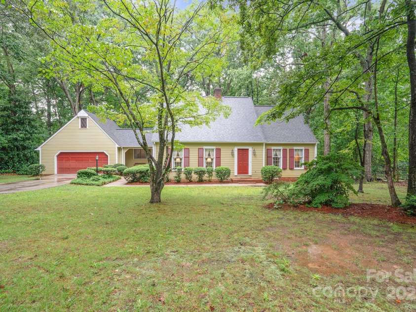 112 Julia Drive, Lincolnton, NC 28092.  MLS# CAR4257855, YatesRealty ID 286. 