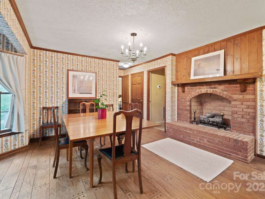 112 Julia Drive, Lincolnton, NC 28092.  MLS# CAR4257855, YatesRealty ID 286. 