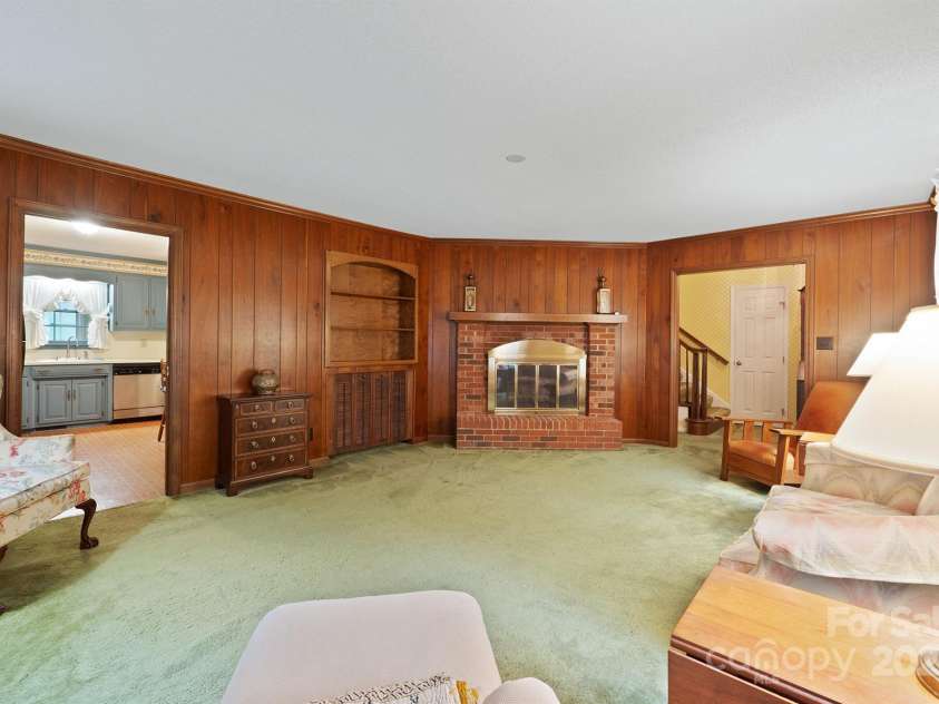 112 Julia Drive, Lincolnton, NC 28092.  MLS# CAR4257855, YatesRealty ID 286. 