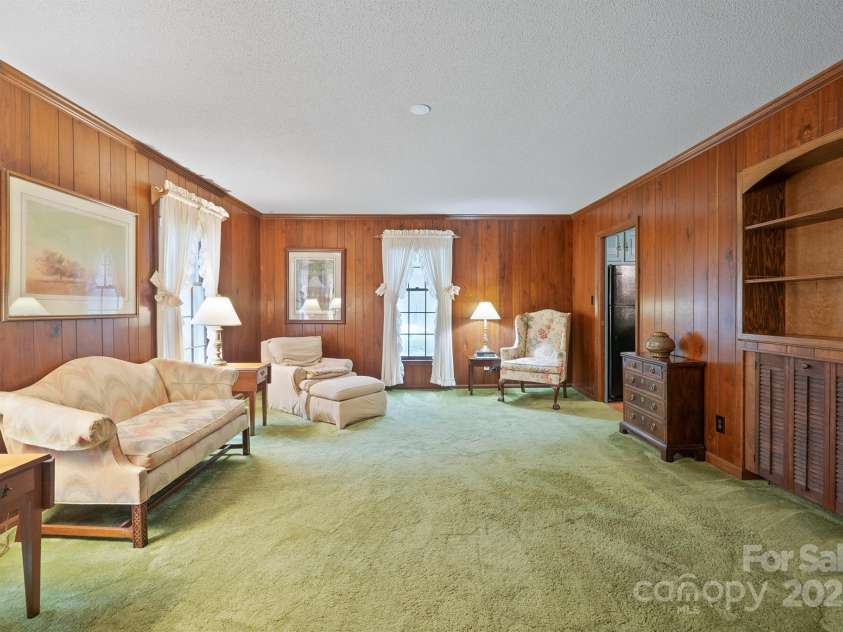 112 Julia Drive, Lincolnton, NC 28092.  MLS# CAR4257855, YatesRealty ID 286. 