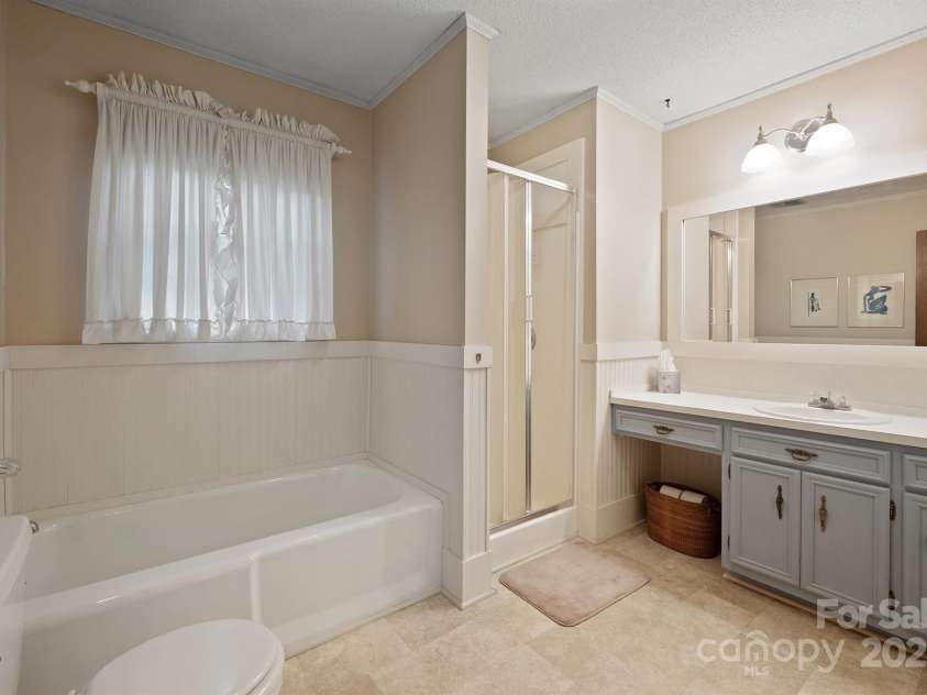 112 Julia Drive, Lincolnton, NC 28092.  MLS# CAR4257855, YatesRealty ID 286. 