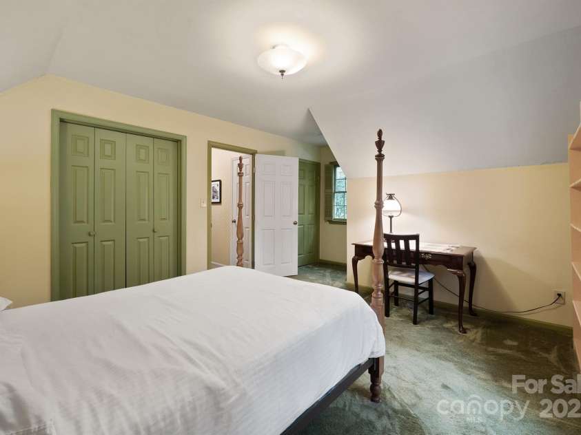 112 Julia Drive, Lincolnton, NC 28092.  MLS# CAR4257855, YatesRealty ID 286. 