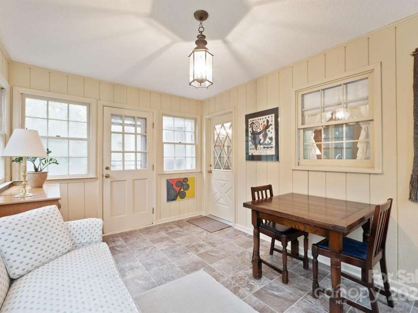 112 Julia Drive, Lincolnton, NC 28092.  MLS# CAR4257855, YatesRealty ID 286. 