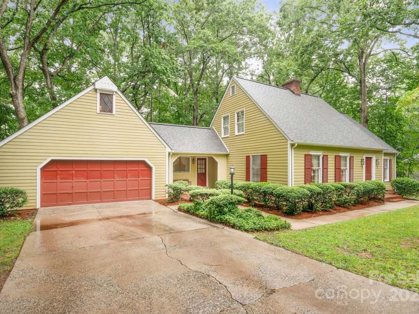 112 Julia Drive, Lincolnton, NC 28092.  MLS# CAR4257855, YatesRealty ID 286. 