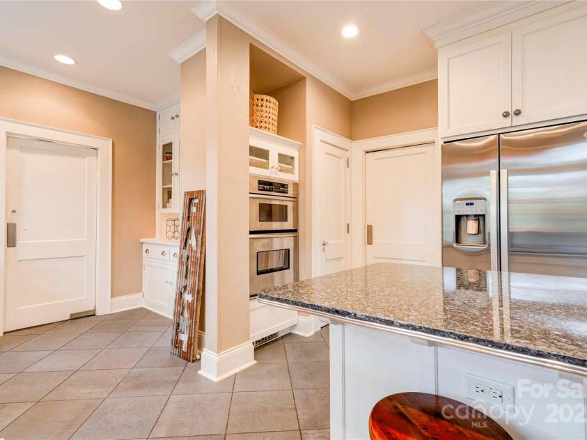 304 Belvedere Avenue, Shelby, NC 28150.  MLS# CAR4310966, YatesRealty ID 286. Kitchen