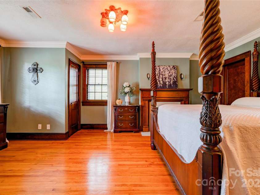 304 Belvedere Avenue, Shelby, NC 28150.  MLS# CAR4310966, YatesRealty ID 286. Primary Bedroom