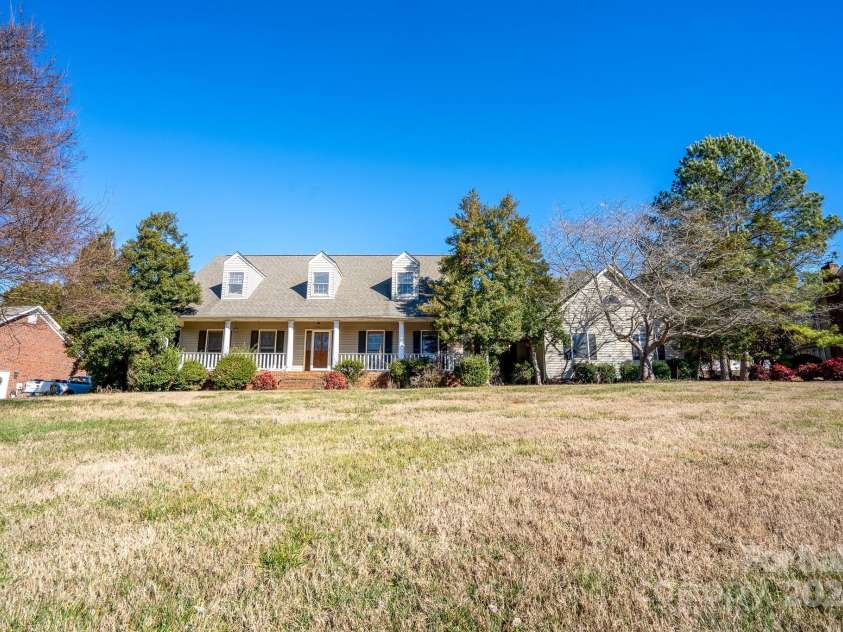 151 Oak Point Drive, Cherryville, NC 28021.  MLS# CAR4135718, YatesRealty ID 2860. 