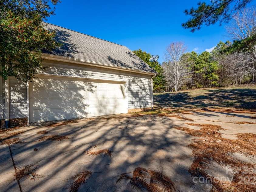 151 Oak Point Drive, Cherryville, NC 28021.  MLS# CAR4135718, YatesRealty ID 2860. 