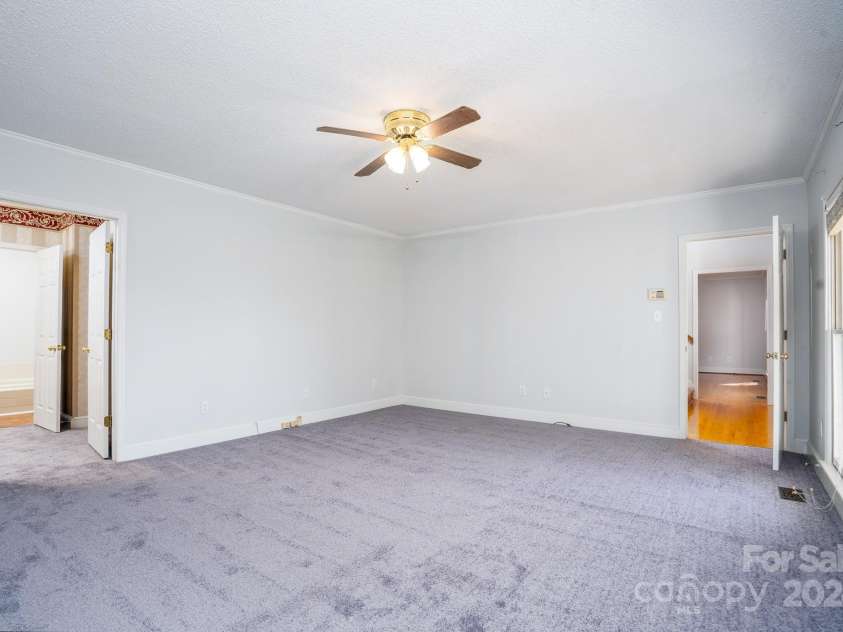 151 Oak Point Drive, Cherryville, NC 28021.  MLS# CAR4135718, YatesRealty ID 2860. Primary Suite