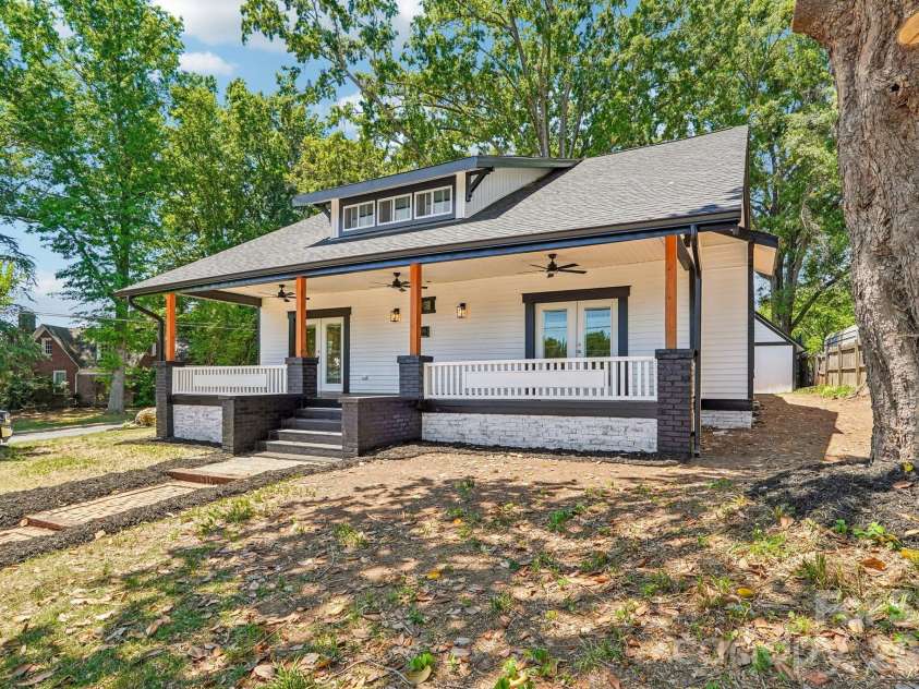 616 14th Street, Hickory, NC 28602.  MLS# CAR4385647, YatesRealty ID 28600. 