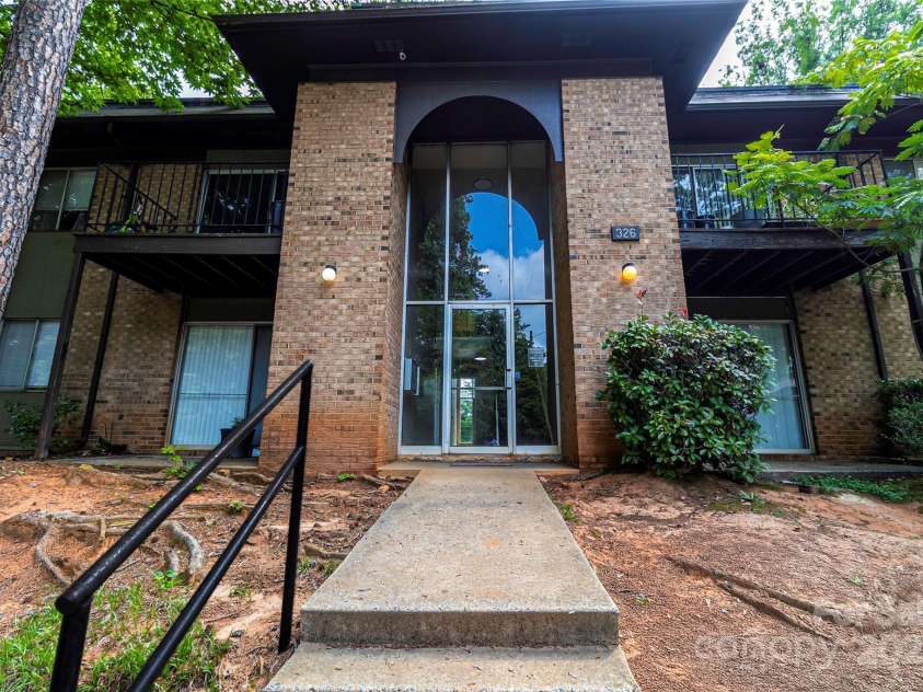 326 Orchard Trace Lane, Charlotte, NC 28213.  MLS# CAR4267478, YatesRealty ID 28601. 