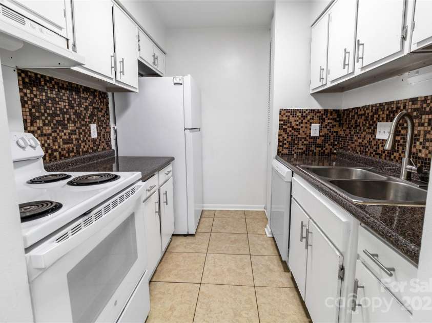 326 Orchard Trace Lane, Charlotte, NC 28213.  MLS# CAR4267478, YatesRealty ID 28601. 