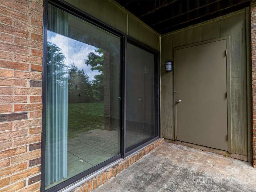 326 Orchard Trace Lane, Charlotte, NC 28213.  MLS# CAR4267478, YatesRealty ID 28601. 