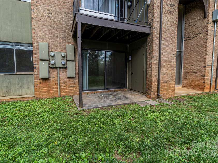 326 Orchard Trace Lane, Charlotte, NC 28213.  MLS# CAR4309439, YatesRealty ID 28601. 